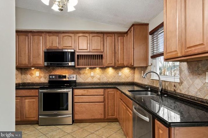 13619 Rush Dr, Woodbridge, VA 22192