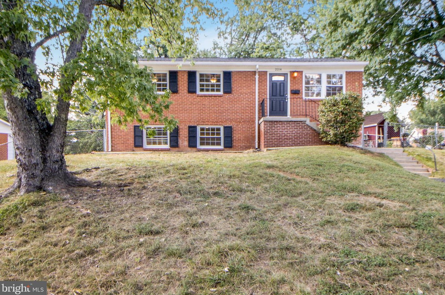 2214 Grundy Rd, Woodbridge, VA 22191-2529