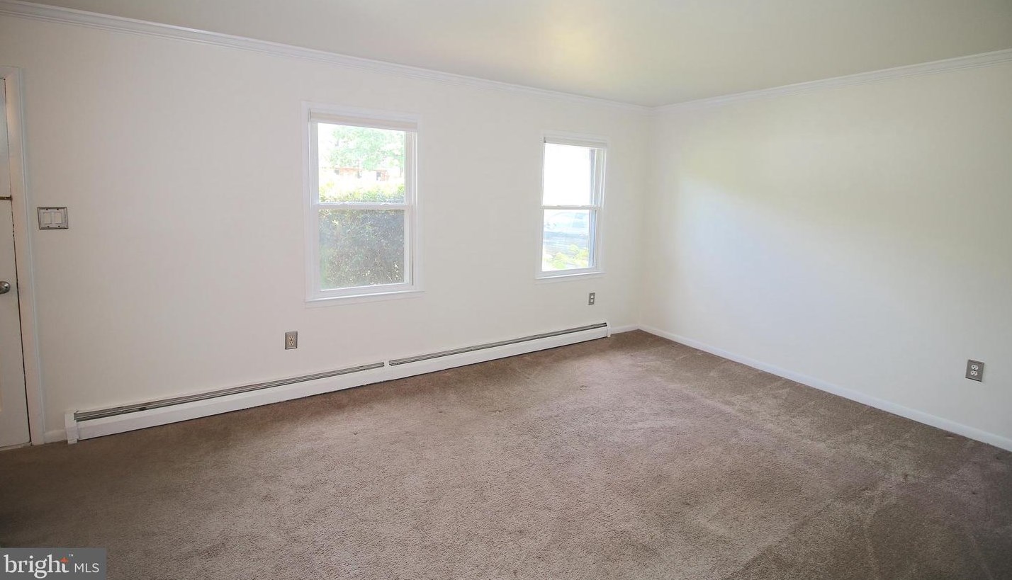 12904 Kidwell Dr, Woodbridge VA  22193-5237 exterior