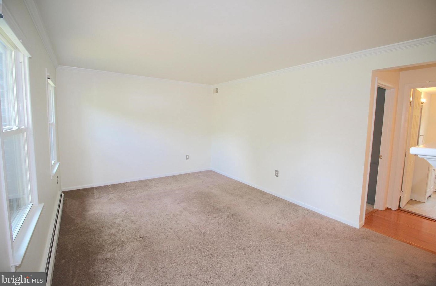 12904 Kidwell Dr, Woodbridge, VA 22193
