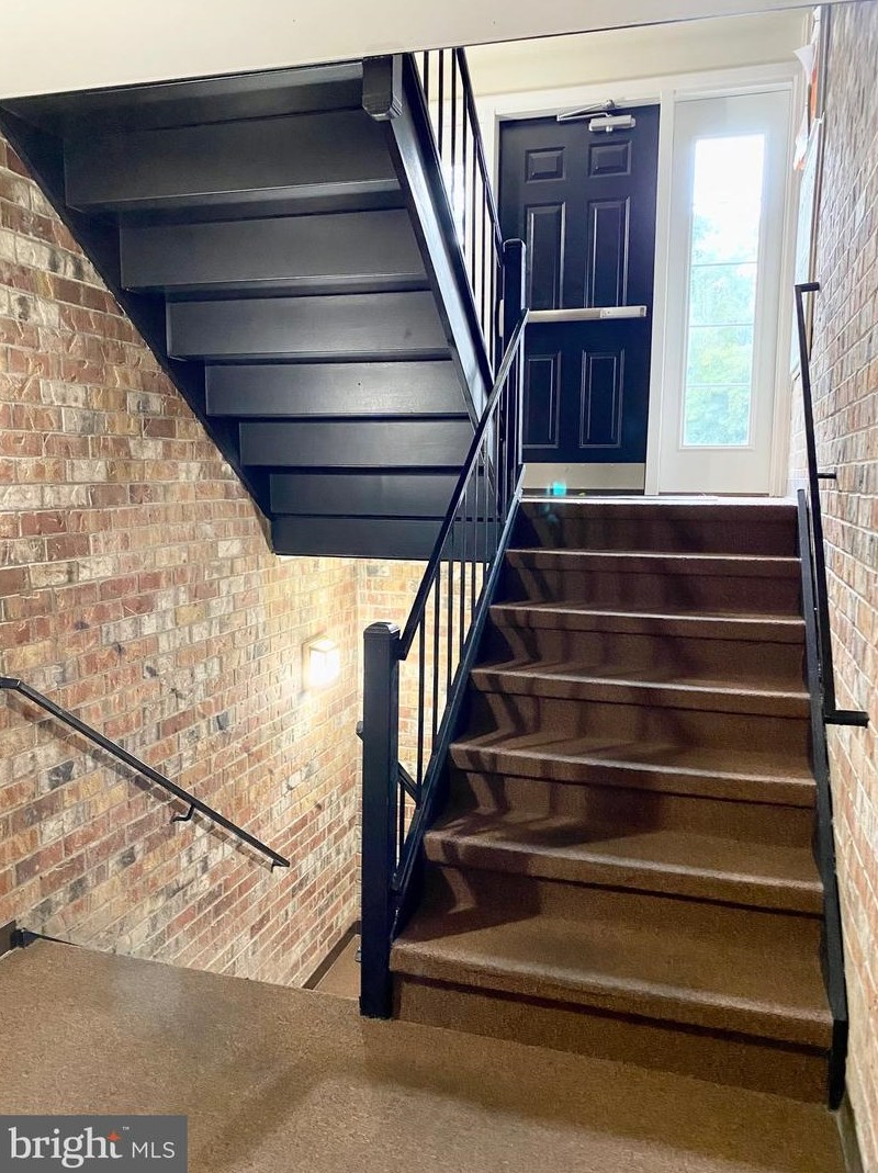 1531 Colonial Dr #104, Woodbridge, VA 22192