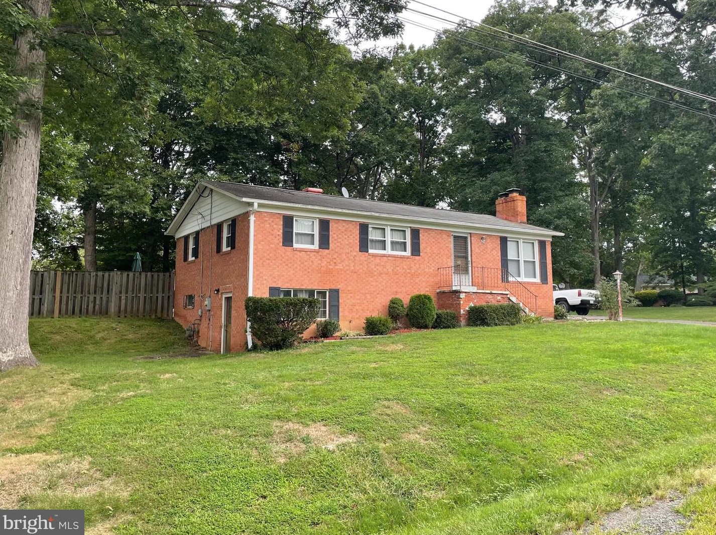 8510 Stokely Dr, Manassas, VA 20111-2106