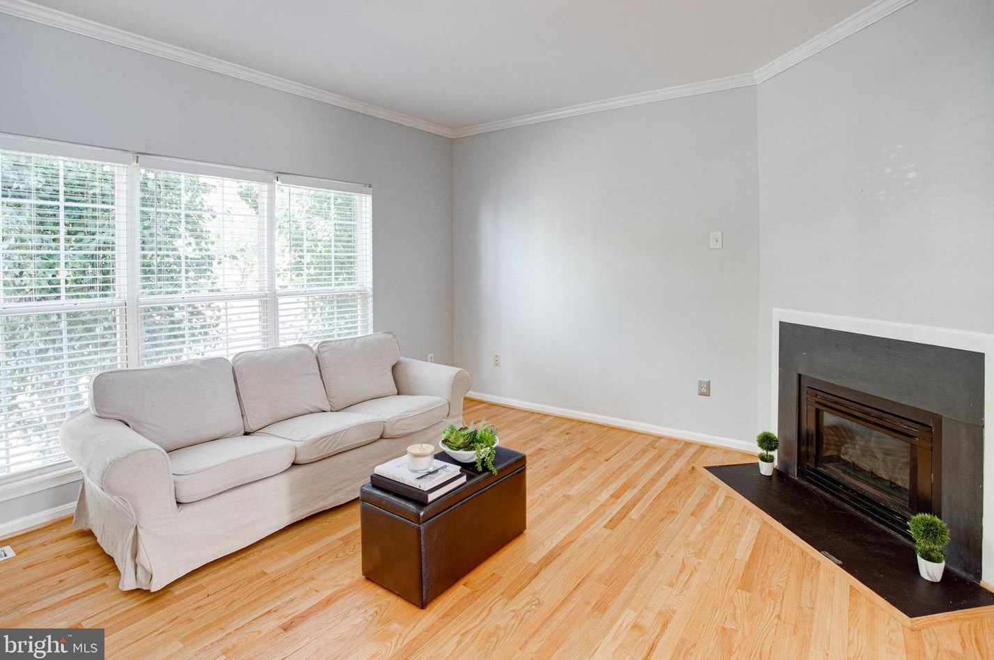 3297 Gina Pl, Woodbridge VA  22193-5927 exterior