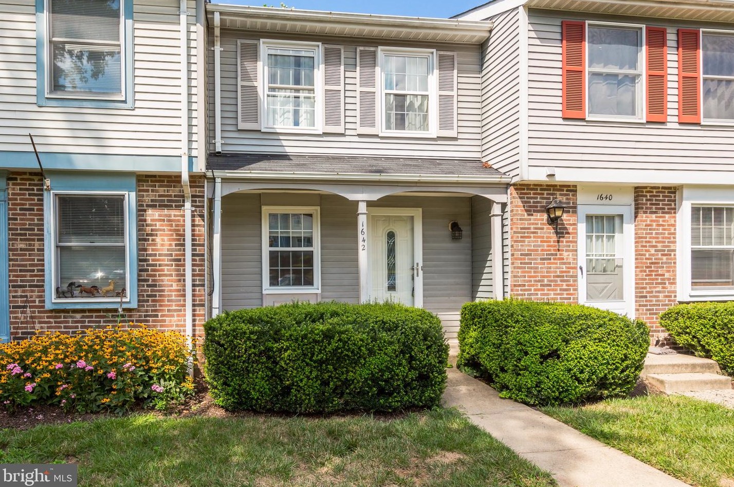 1642 Thenia Pl, Woodbridge, VA 22192-2827