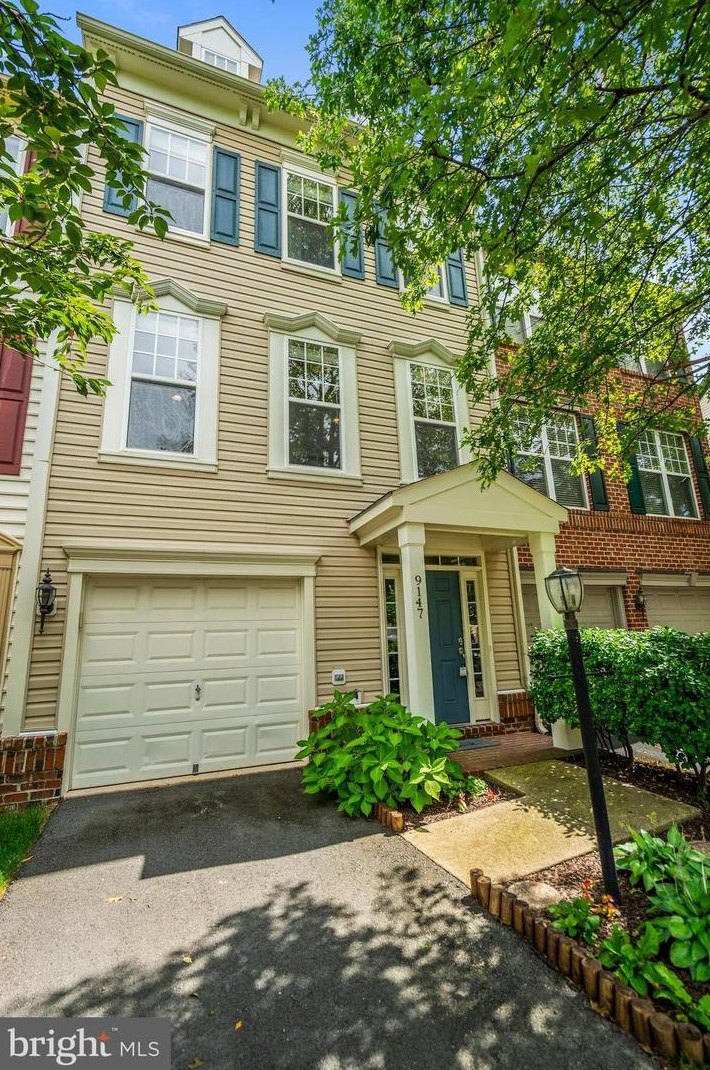 9147 Cascade Falls Dr, Bristow, VA 20136
