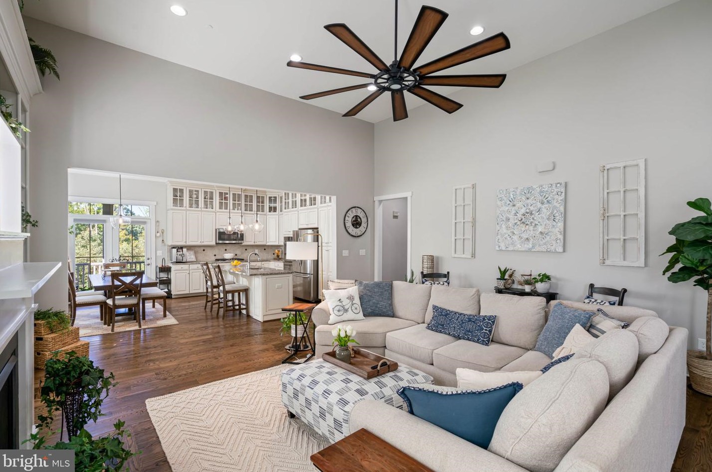 17072 Silver Arrow Dr, Dumfries VA  22026-3015 exterior