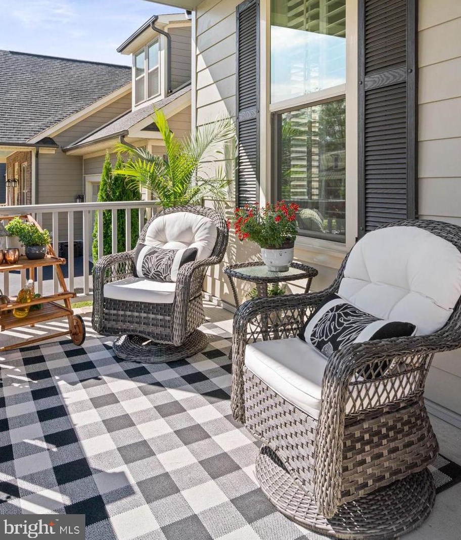 17072 Silver Arrow Dr, Dumfries VA  22026-3015 exterior