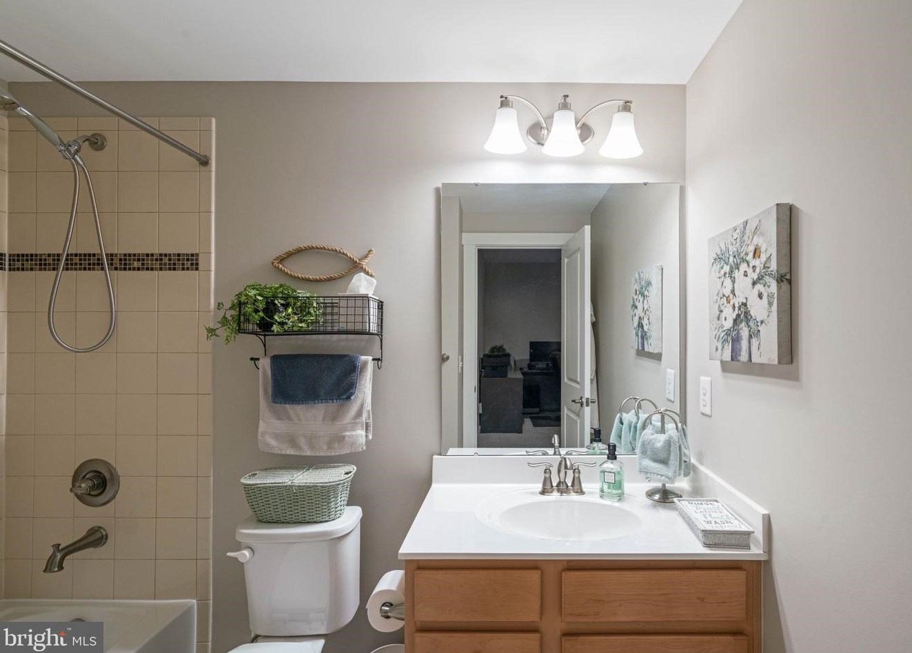 17072 Silver Arrow Dr, Dumfries VA  22026-3015 exterior