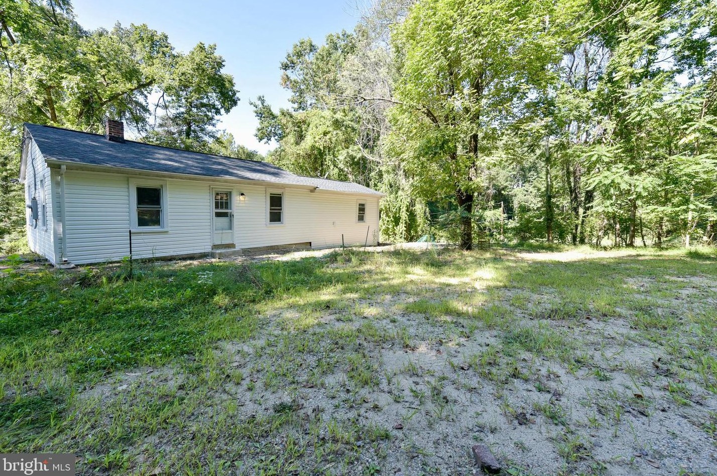 19086 Windsor Rd, Triangle, VA 22172