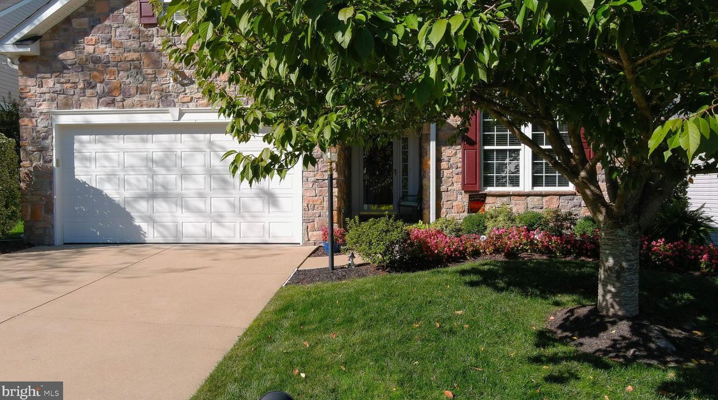 16040 Dancing Leaf Pl, Dumfries, VA 22025-3609