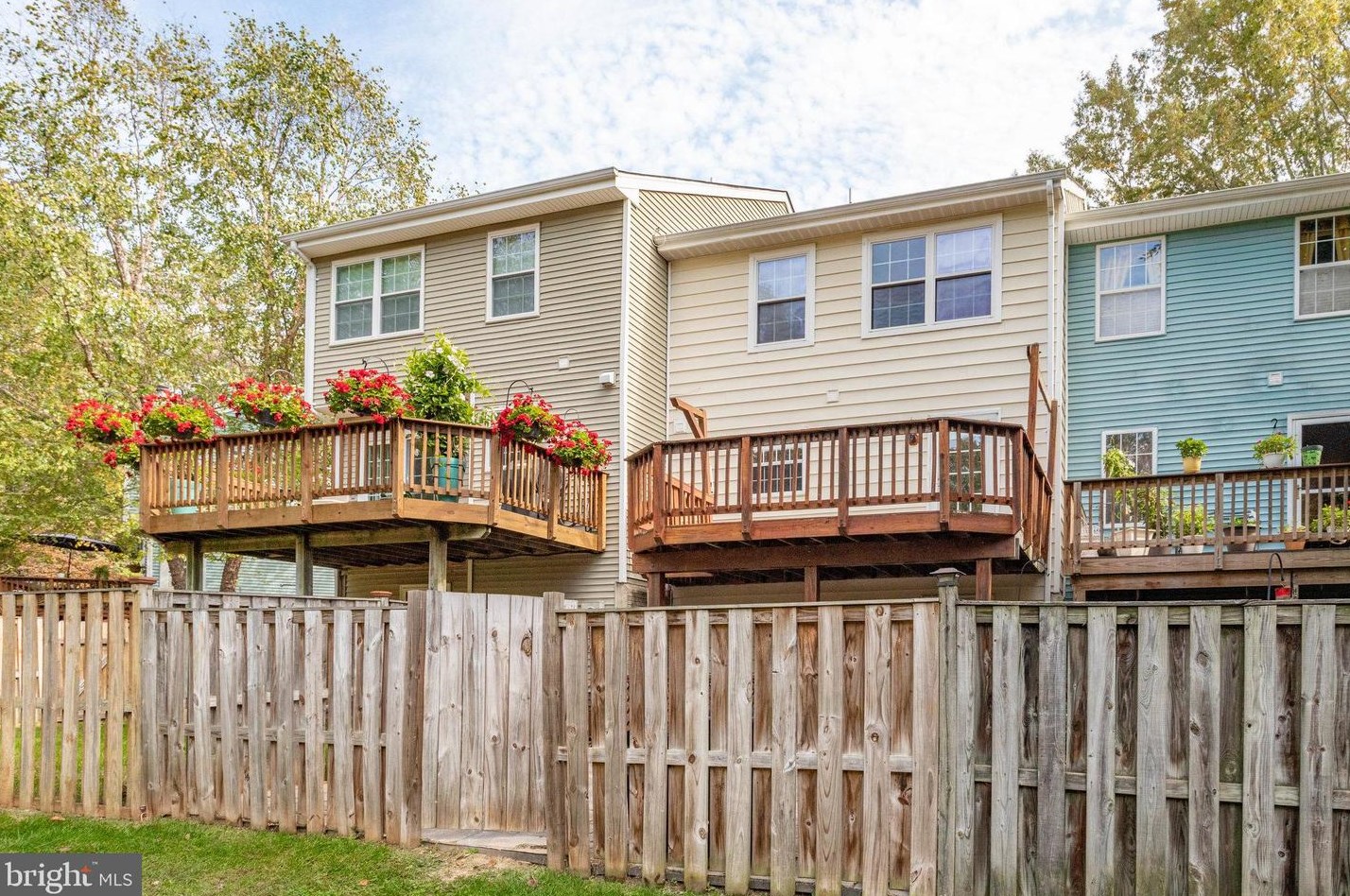 5122 Spring Branch Blvd, Dumfries VA  22025-3044 exterior