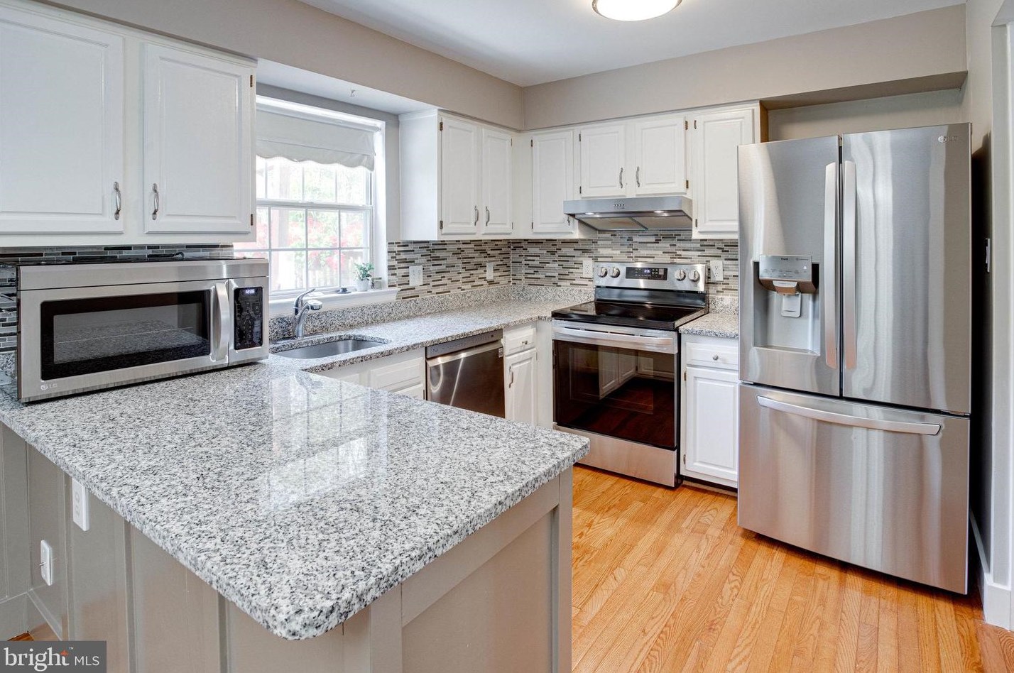 5122 Spring Branch Blvd, Dumfries VA  22025-3044 exterior
