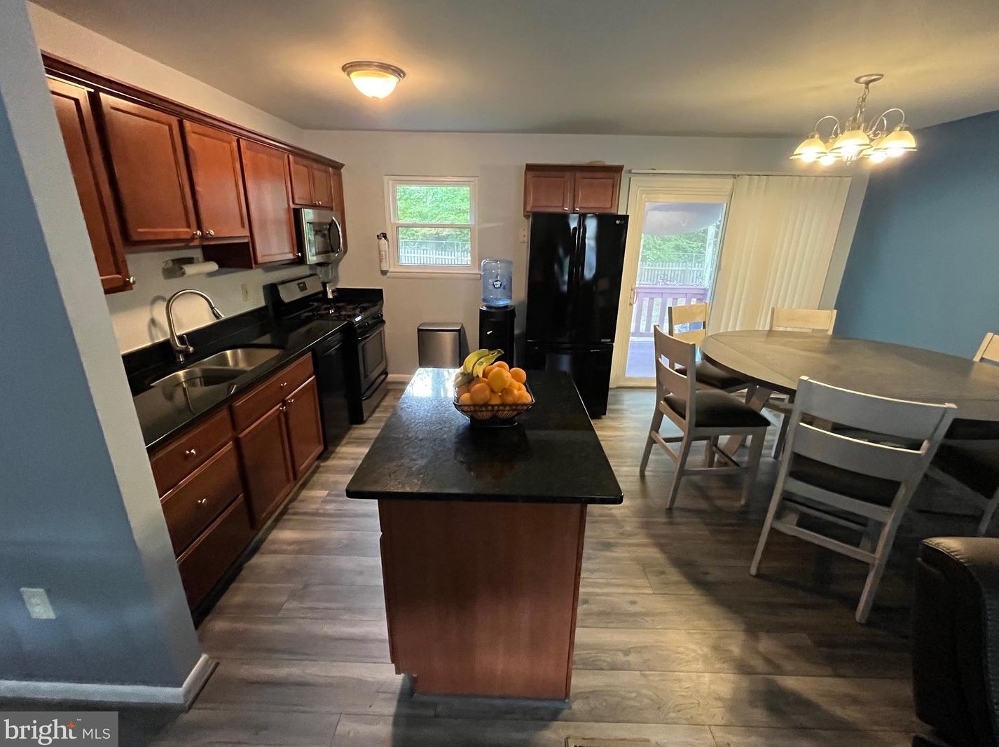 5596 Shannon Ct, Woodbridge, VA 22193
