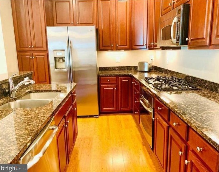 2215 Oberlin Dr, Woodbridge, VA 22191