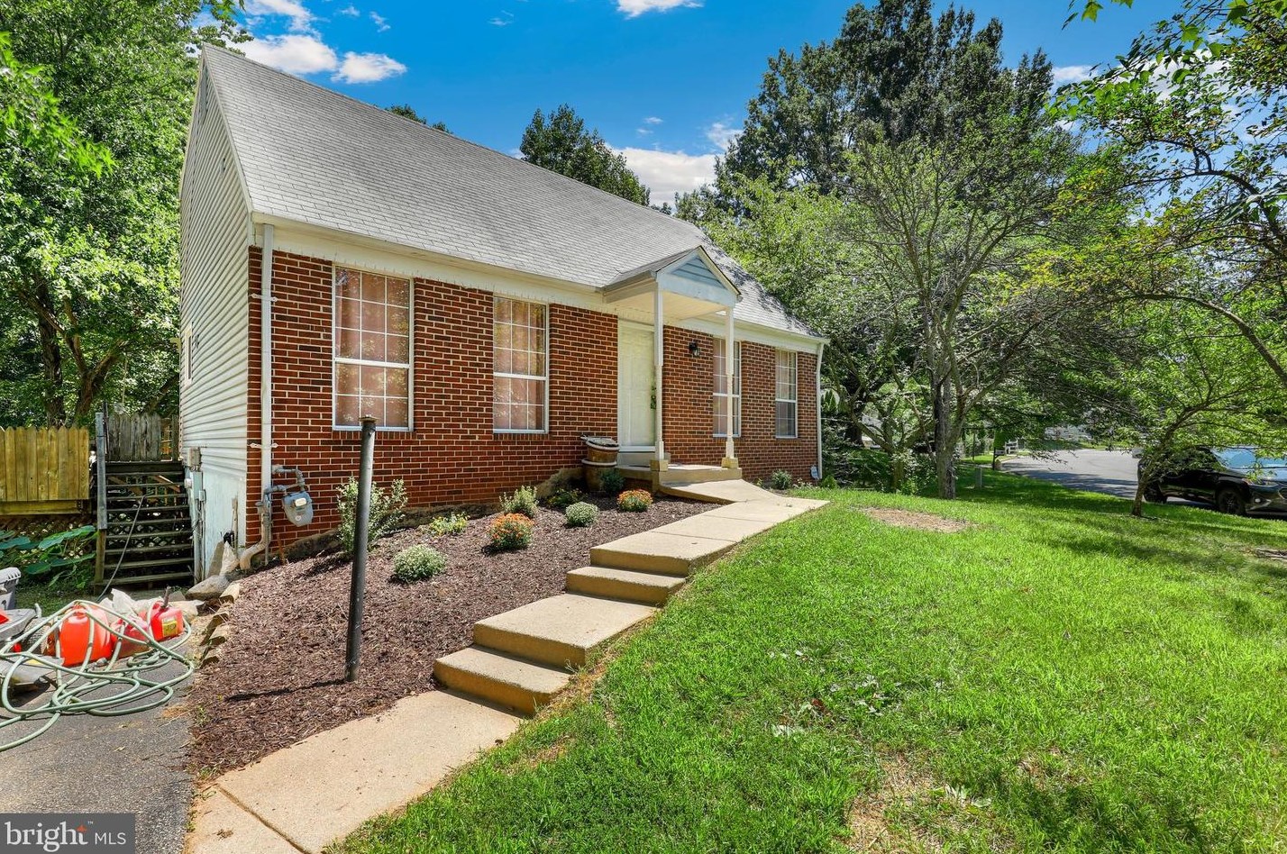 14371 Salsbury Ct, Woodbridge, VA 22193-3539