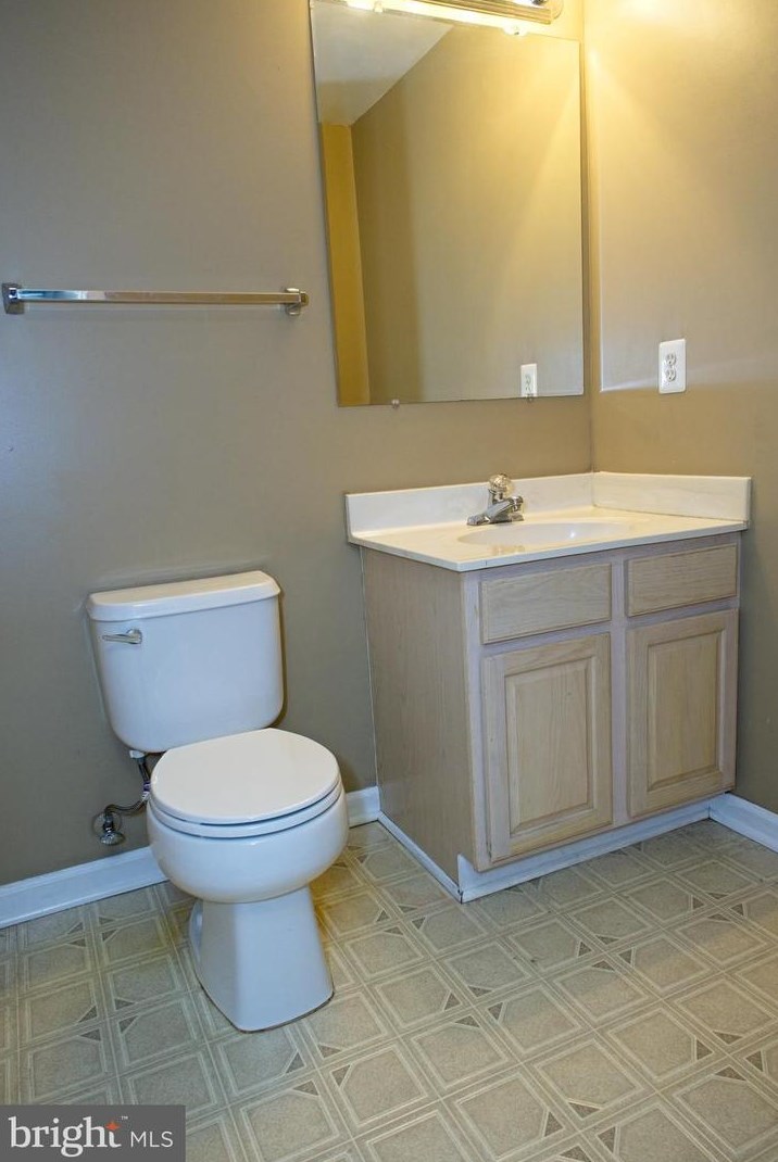 16873 Toms River Loop, Dumfries VA  22026-2182 exterior