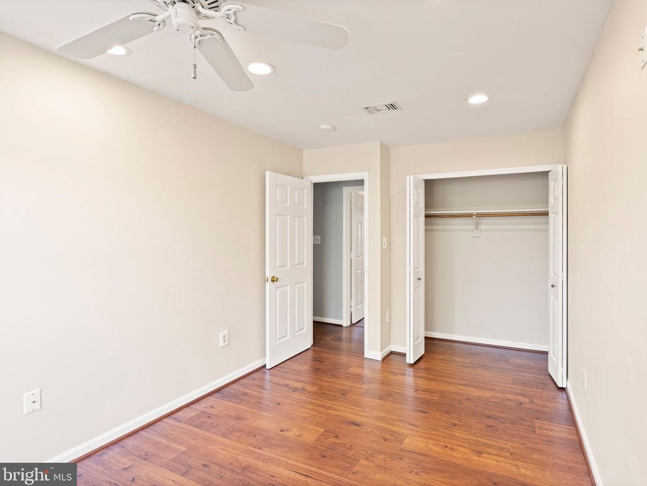 4869 Saltwater Dr, Dumfries VA  22025-1206 exterior