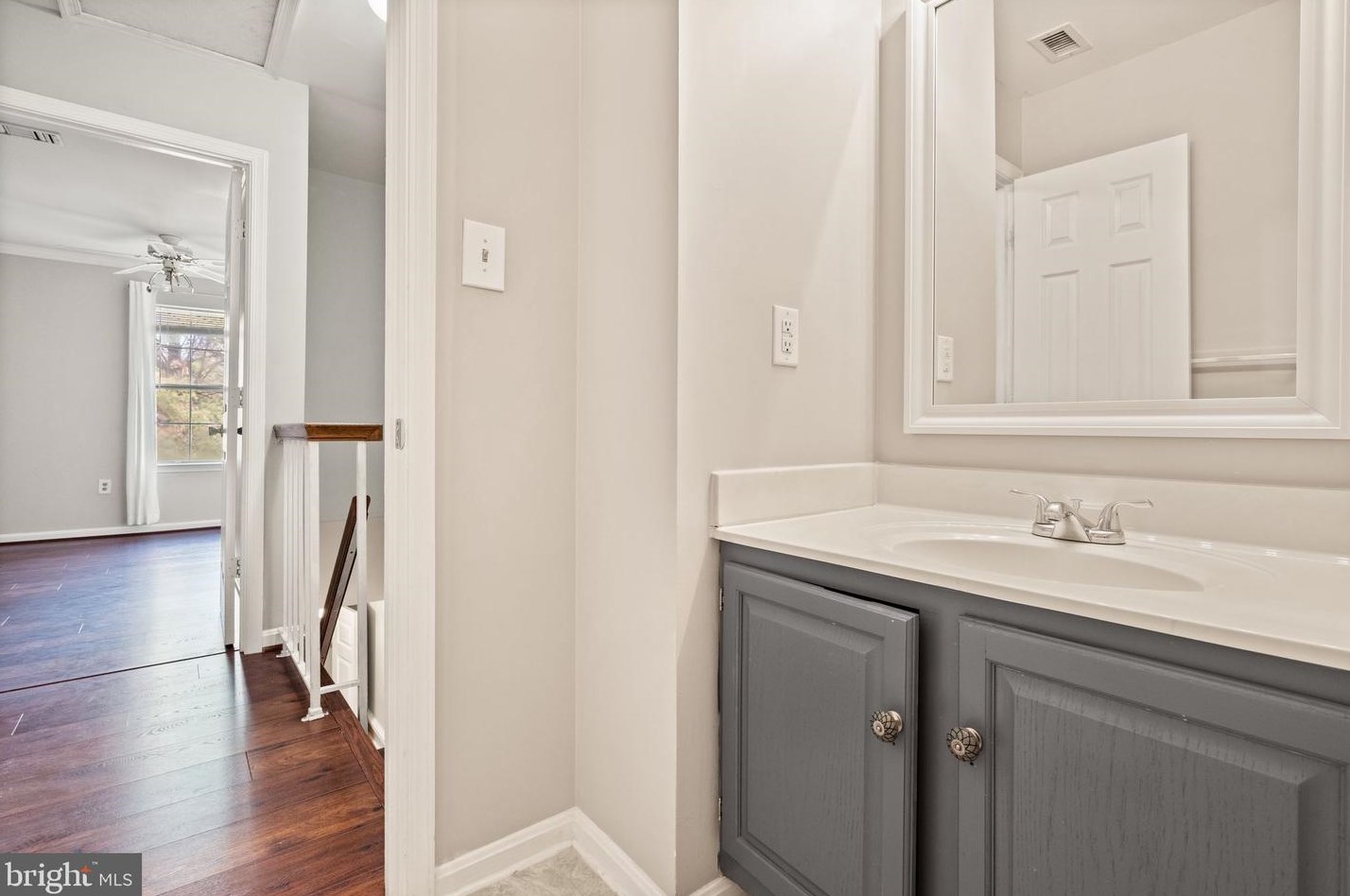 4869 Saltwater Dr, Dumfries VA  22025-1206 exterior