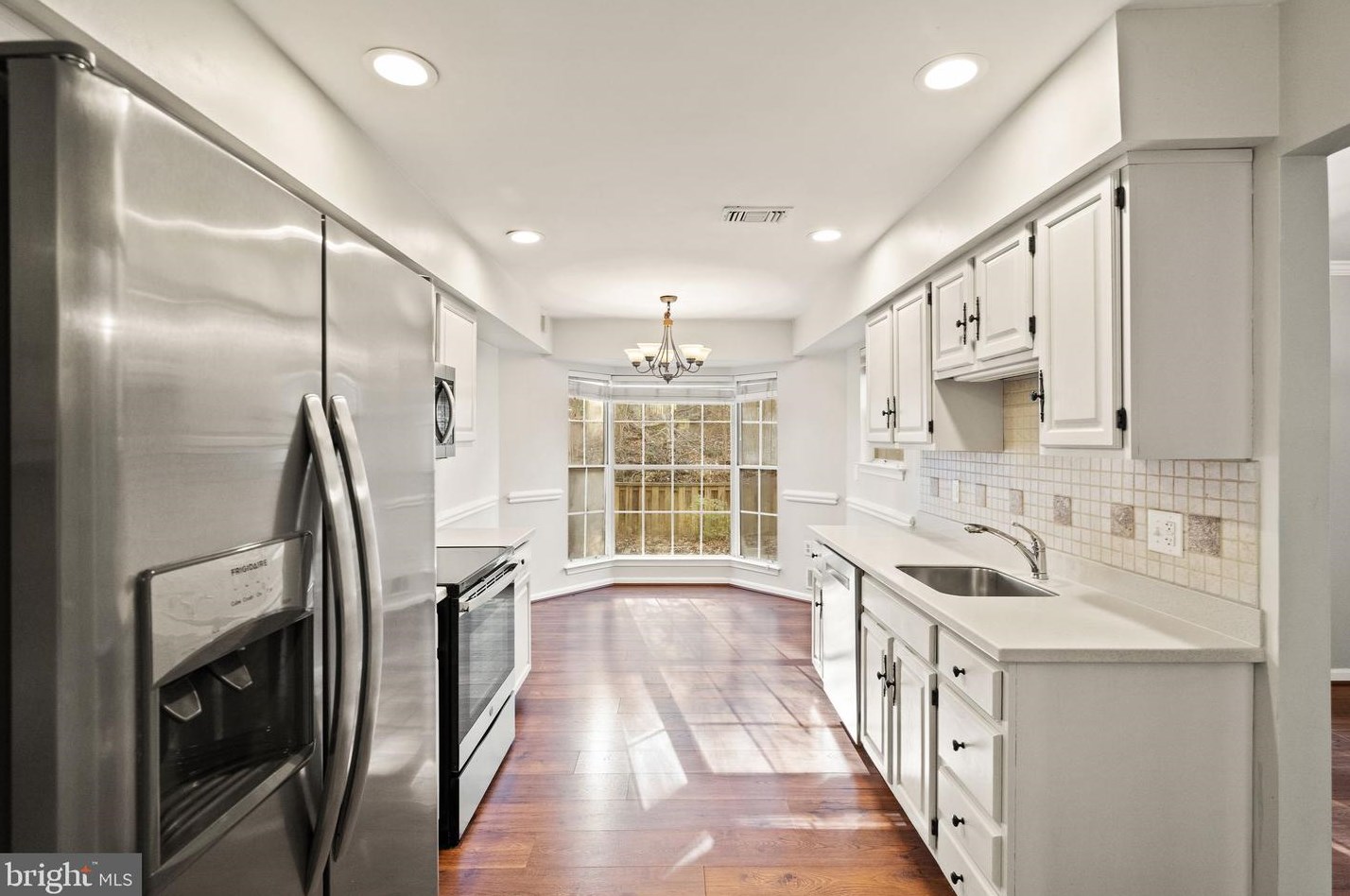 4869 Saltwater Dr, Dumfries VA  22025-1206 exterior