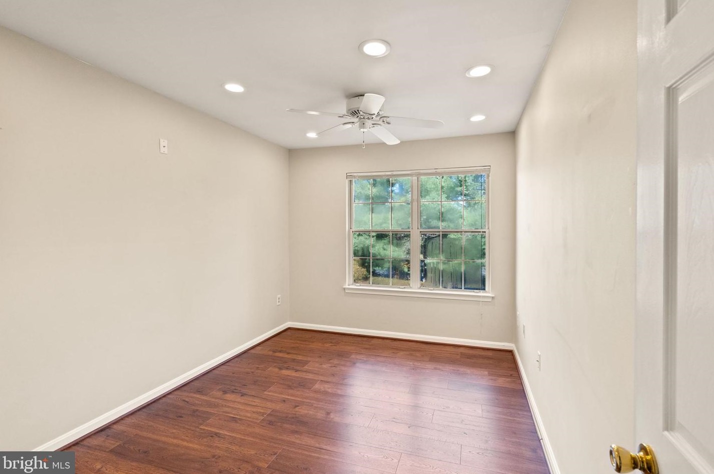 4869 Saltwater Dr, Dumfries VA  22025-1206 exterior