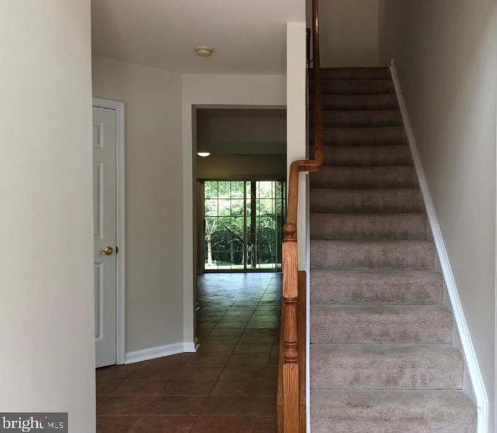 12240 Maidstone Ct, Woodbridge, VA 22192