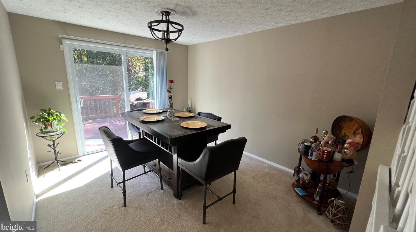 3620 Woodhaven Ct, Woodbridge, VA 22192-6407