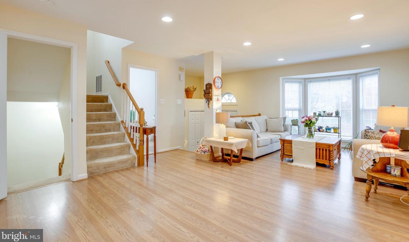 8474 Tackhouse Loop, Gainesville, VA 20155