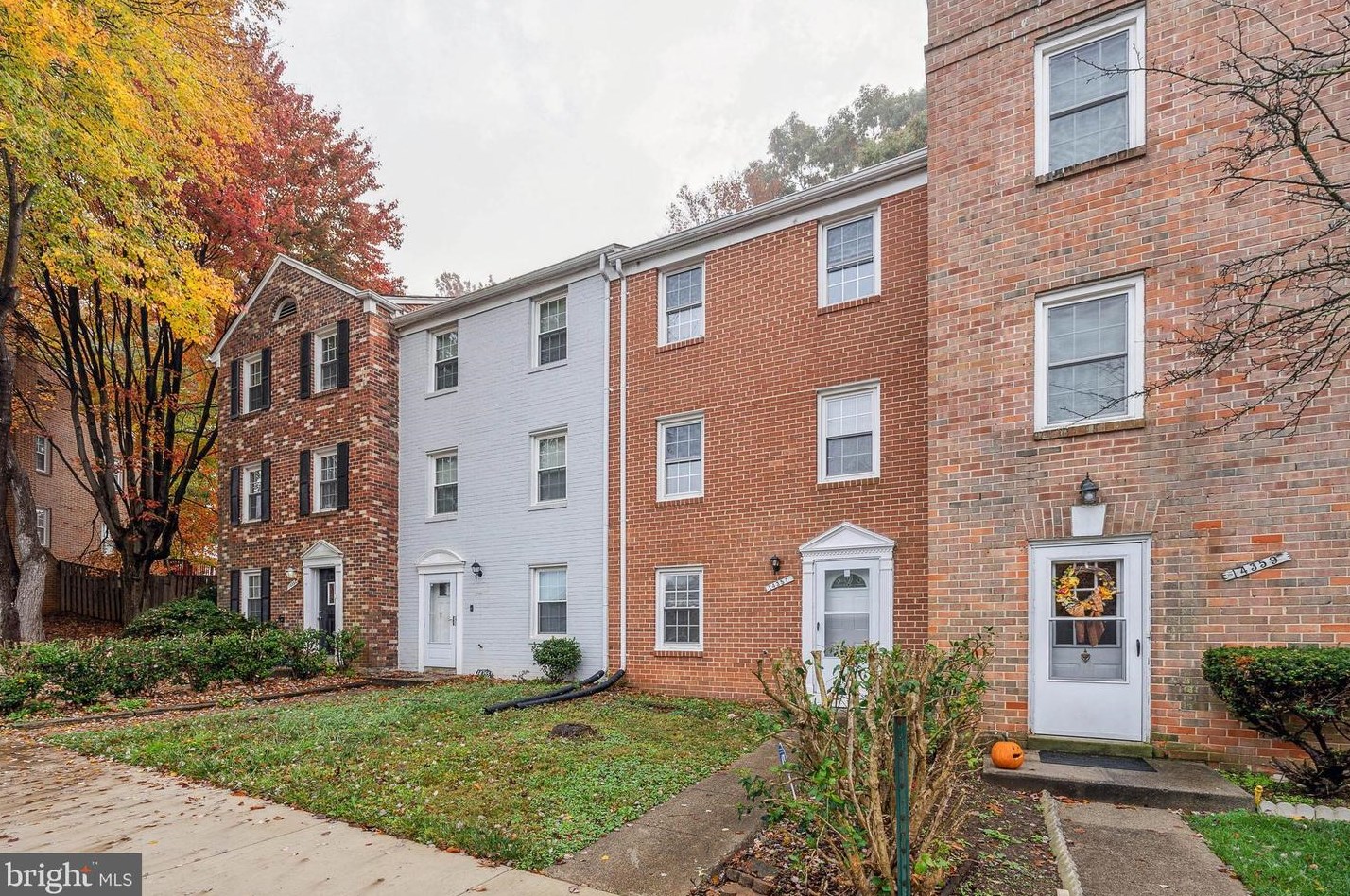 14357 N Park Ct, Woodbridge, VA 22193