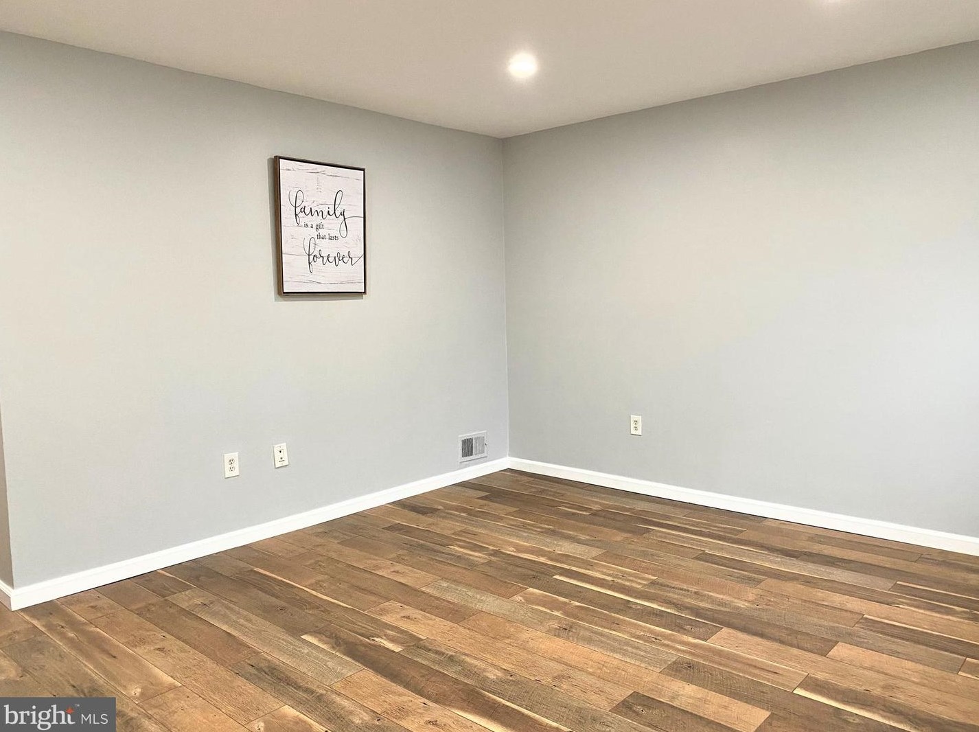 16553 Sherwood Pl, Woodbridge, VA 22191