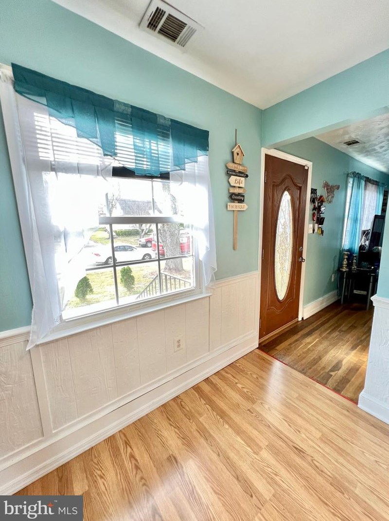 9302 Baker St, Manassas, VA 20111-4122