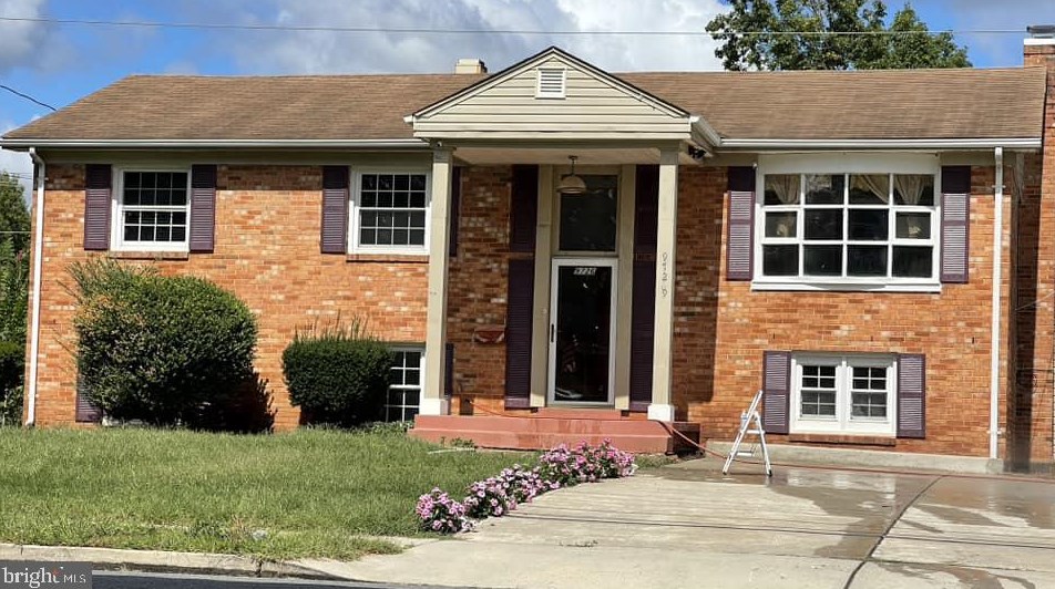 9726 Loudoun Ave, Manassas, VA 20109