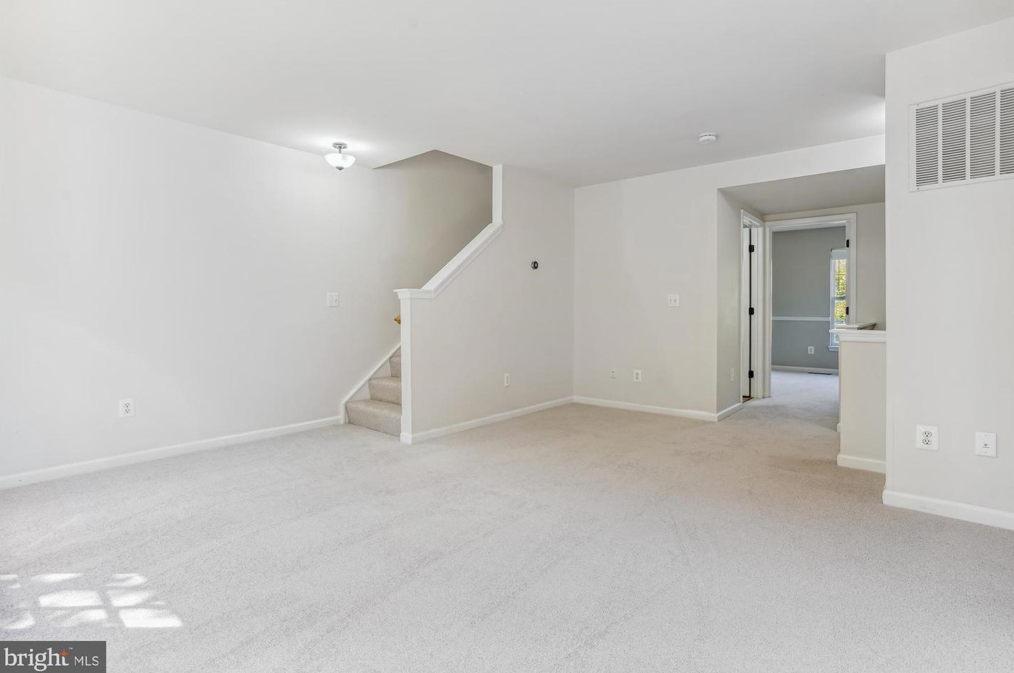 15563 Three Otters Pl, Manassas VA  20112-5424 exterior