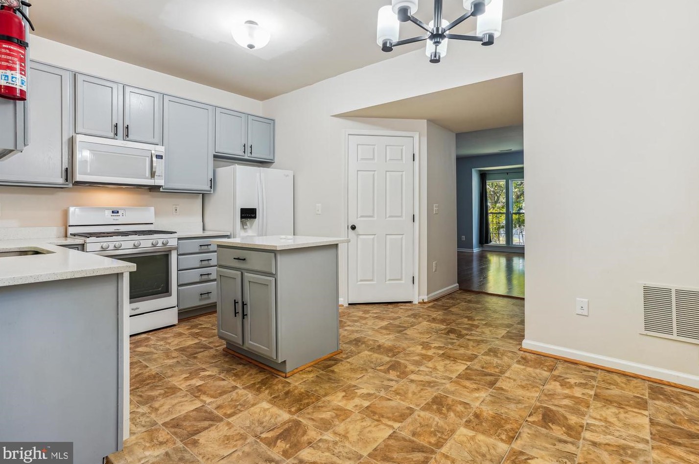 15563 Three Otters Pl, Manassas VA  20112-5424 exterior