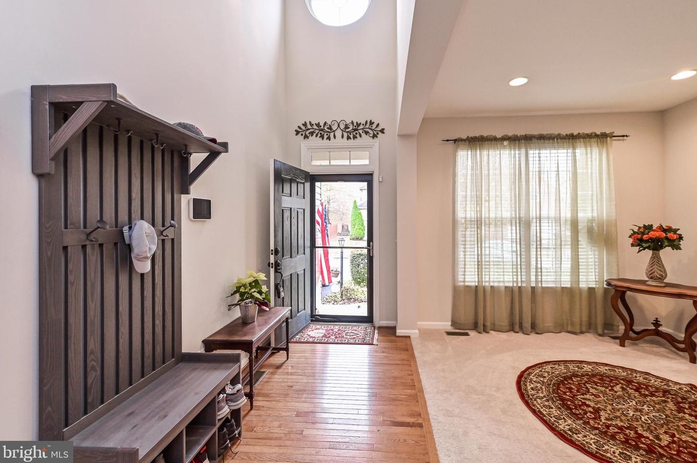 1746 Ann Scarlet Ct, Woodbridge, VA 22191