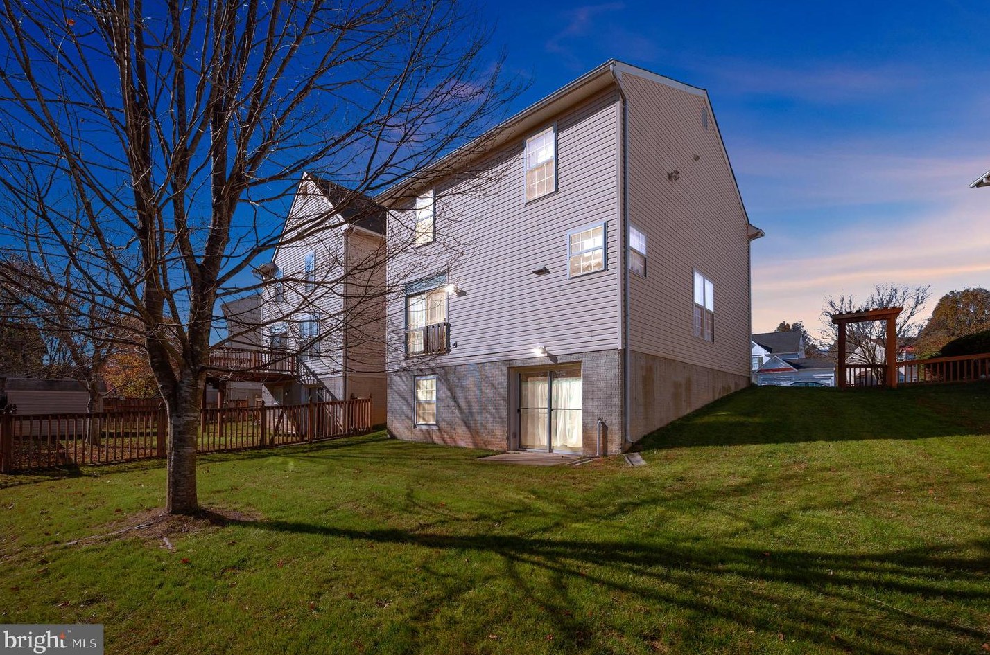 13137 Thrift Ln, Woodbridge, VA 22193