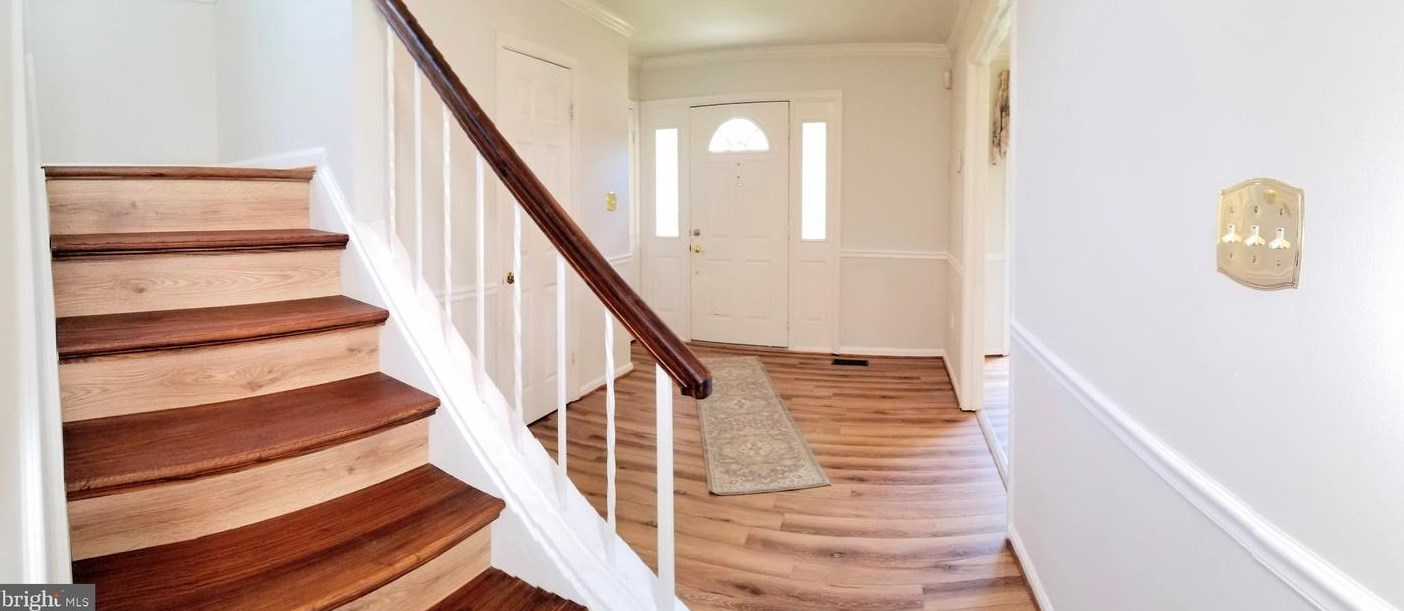 11724 Critton Cir, Woodbridge VA  22192-1057 exterior