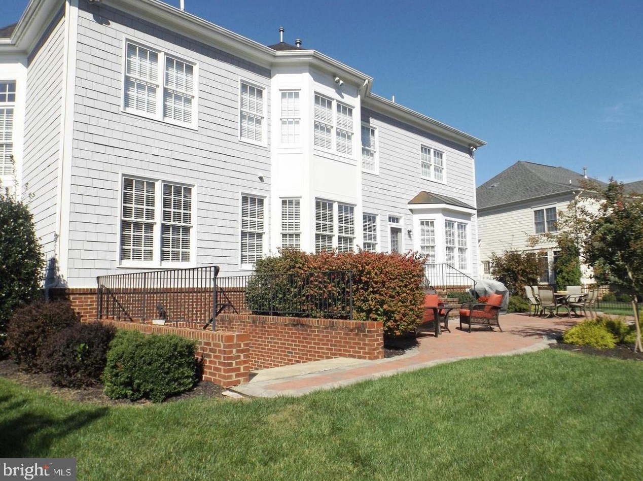 8429 Link Hills Loop, Gainesville, VA 20155