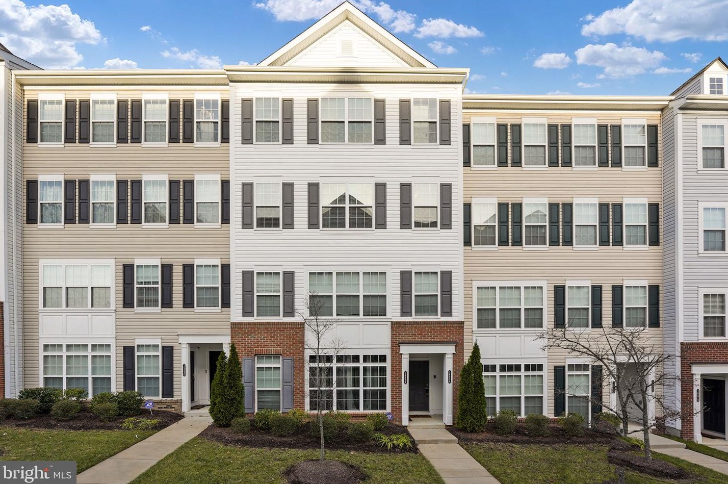 16884 Porters Inn Dr, Dumfries, VA 22026