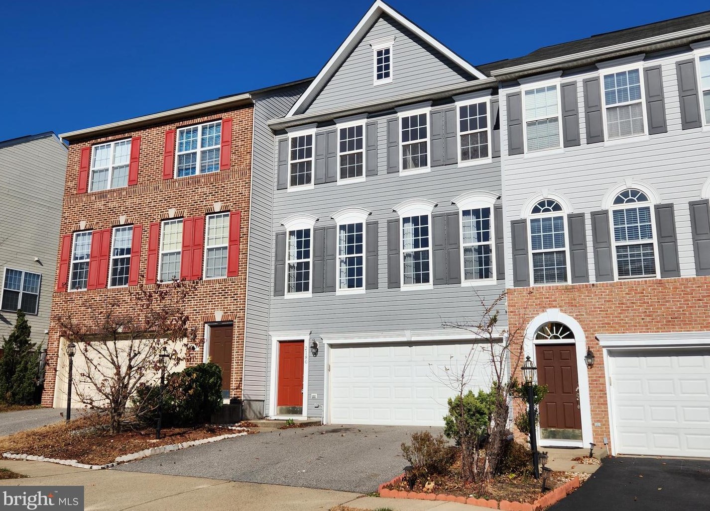 2180 Armitage Ct, Woodbridge, VA 22191-6106