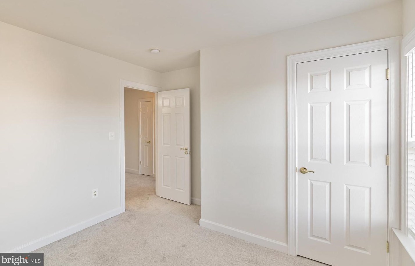 8103 Rainwater Cir, Manassas VA  20111-5225 exterior