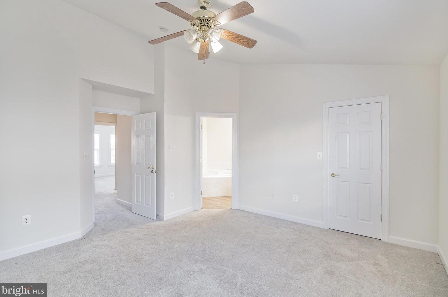 8103 Rainwater Cir, Manassas VA  20111-5225 exterior