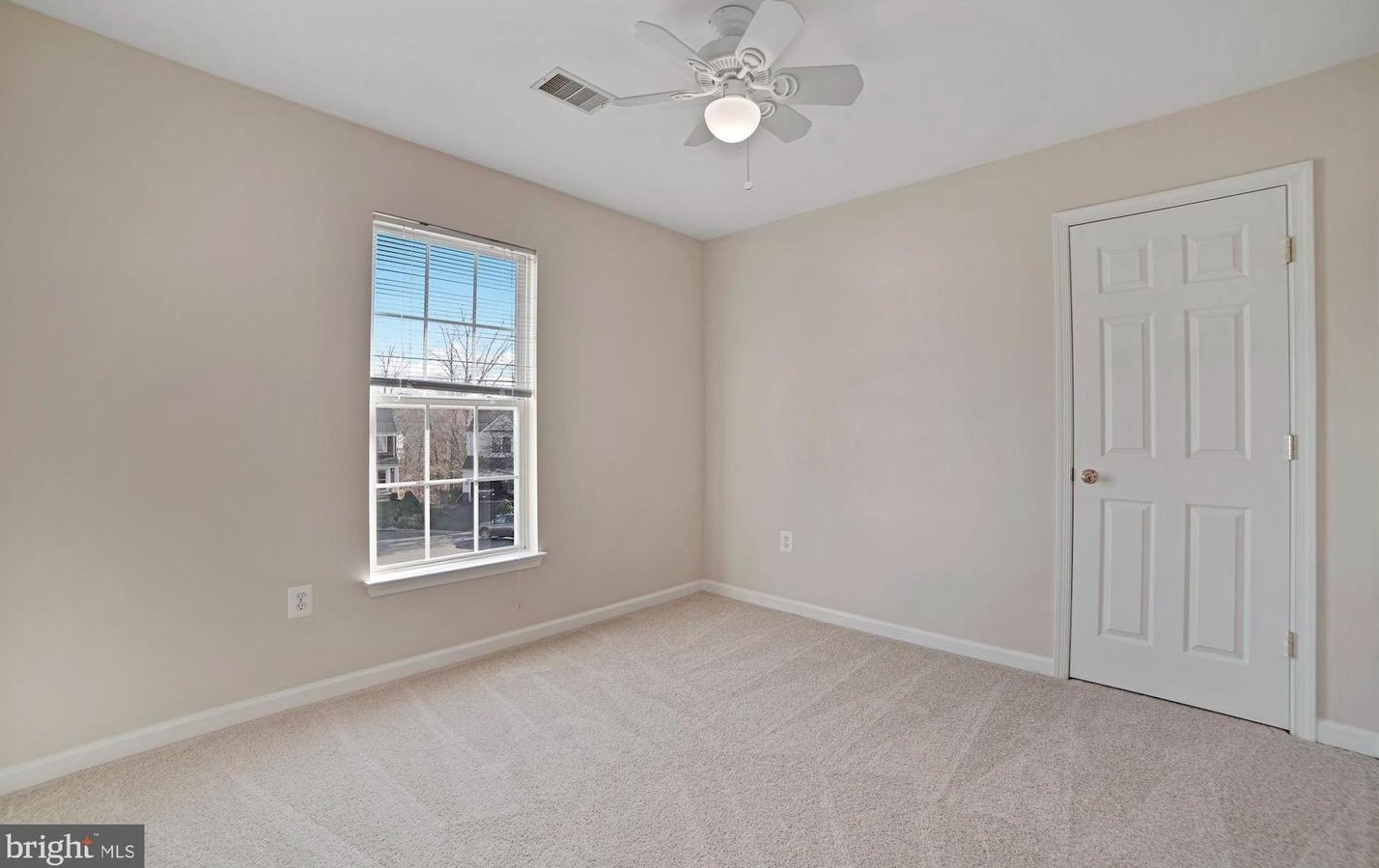 4941 Breeze Way, Dumfries VA  22025-1254 exterior