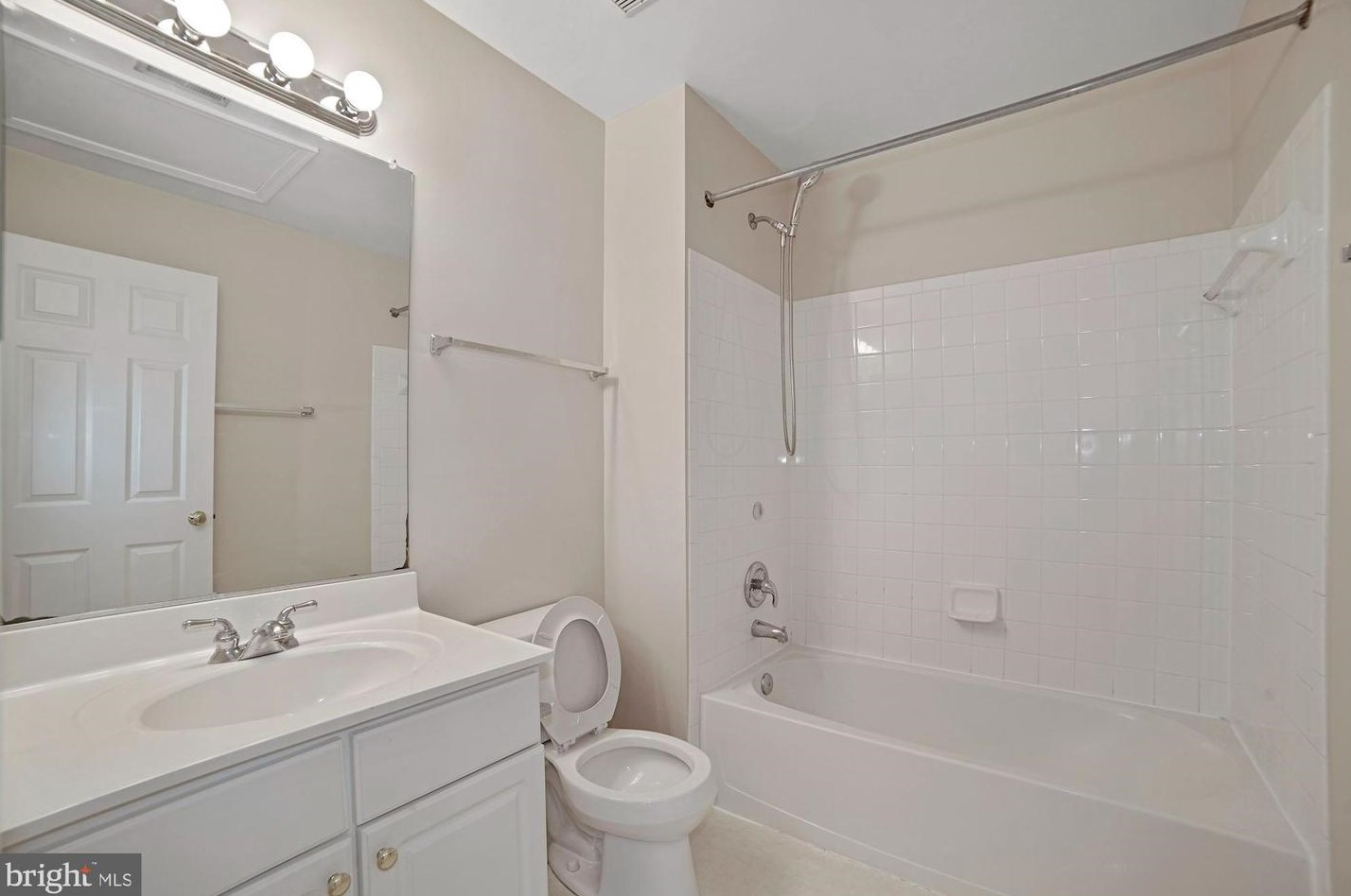 4941 Breeze Way, Dumfries VA  22025-1254 exterior