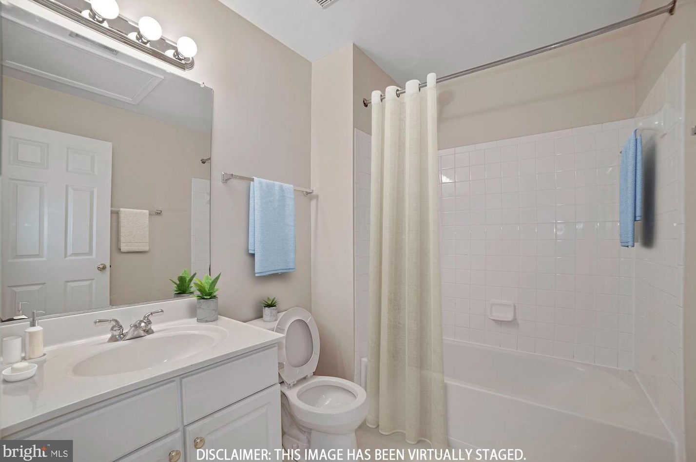 4941 Breeze Way, Dumfries VA  22025-1254 exterior