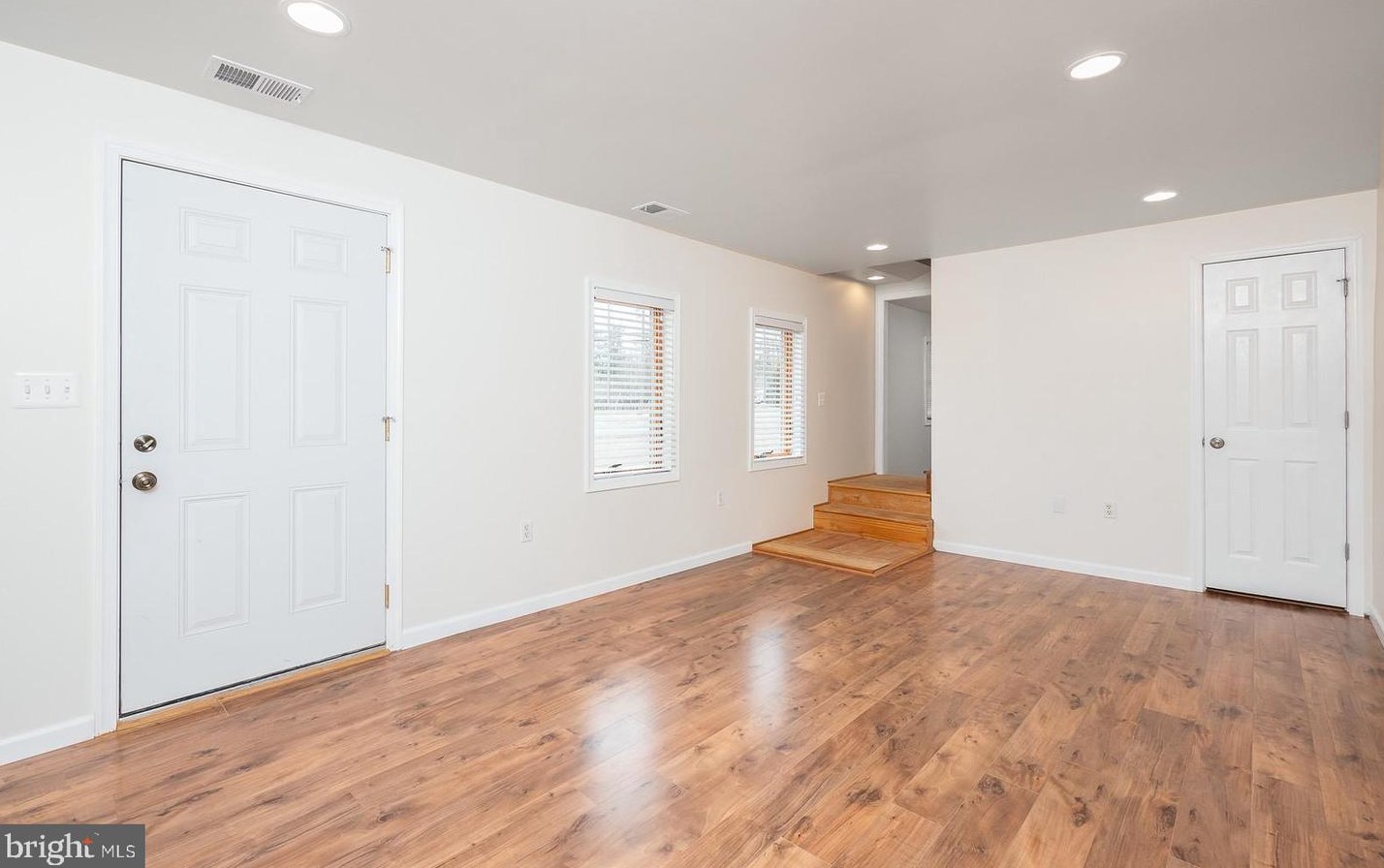 6475 Token Forest Dr, Manassas VA  20112-8809 exterior