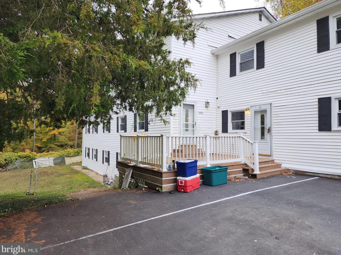 19004 Queen Dr, Triangle, VA 22172