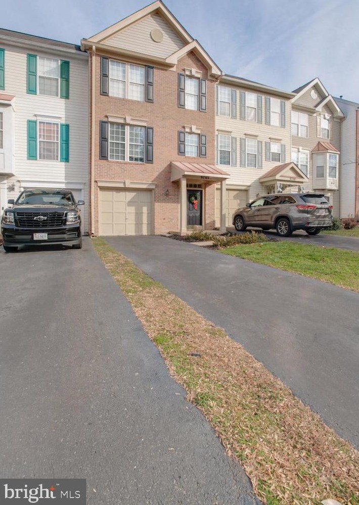 9707 Bedder Stone Pl, Bristow, VA 20136
