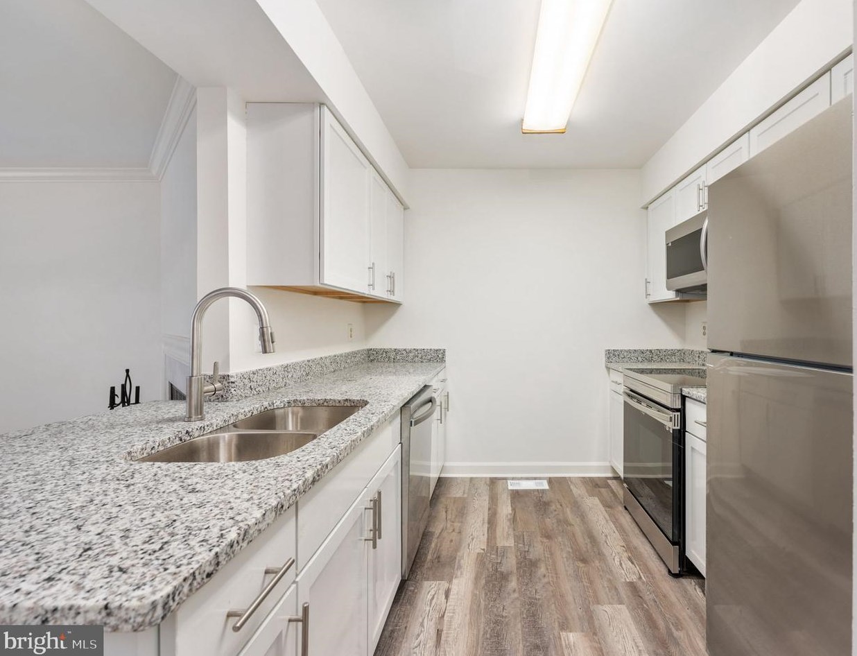 12114 Springwoods Dr, Woodbridge, VA 22192