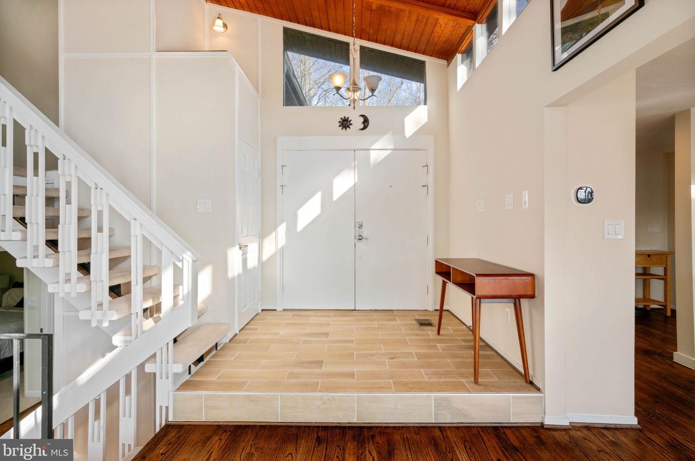 6121 Occoquan Forest Dr, Manassas VA  20112-3034 exterior