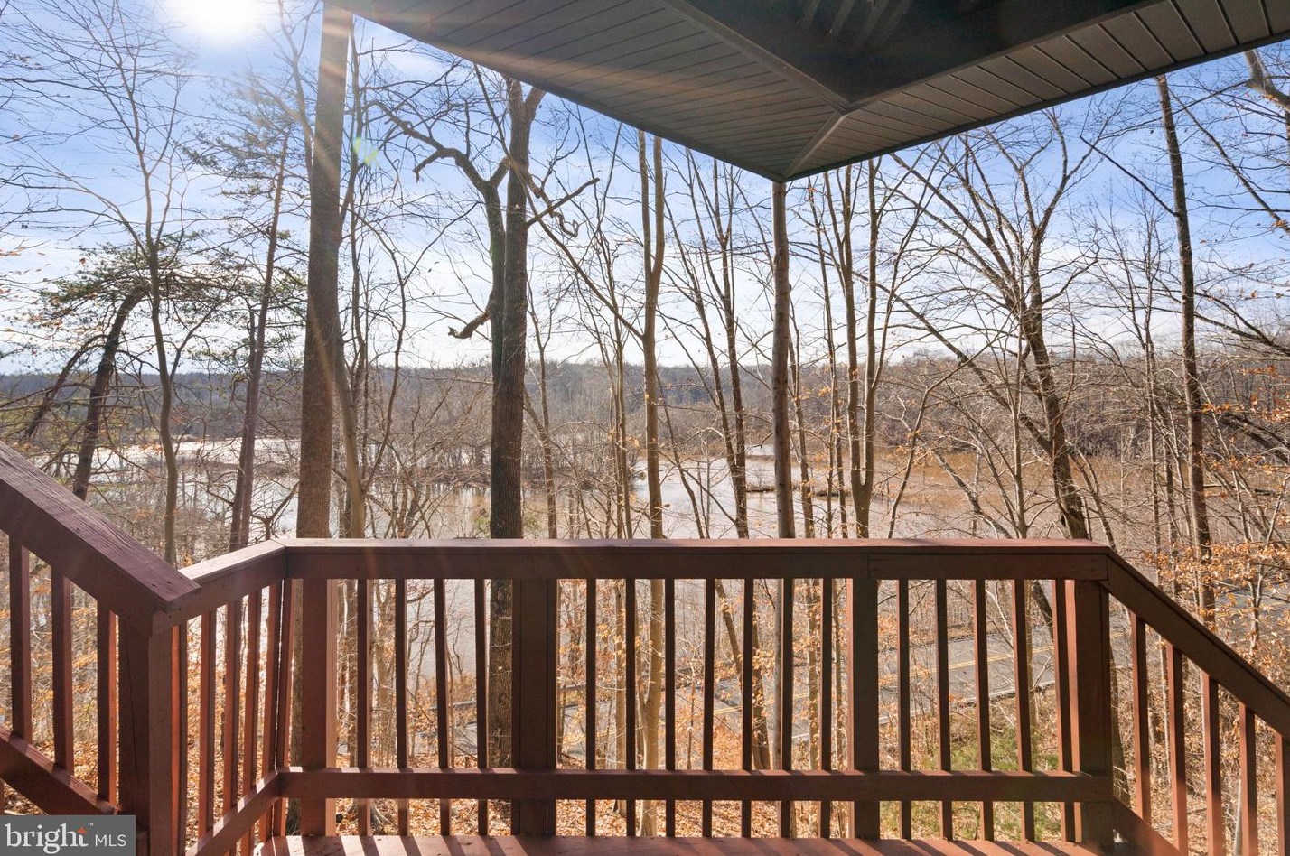 6121 Occoquan Forest Dr, Manassas VA  20112-3034 exterior